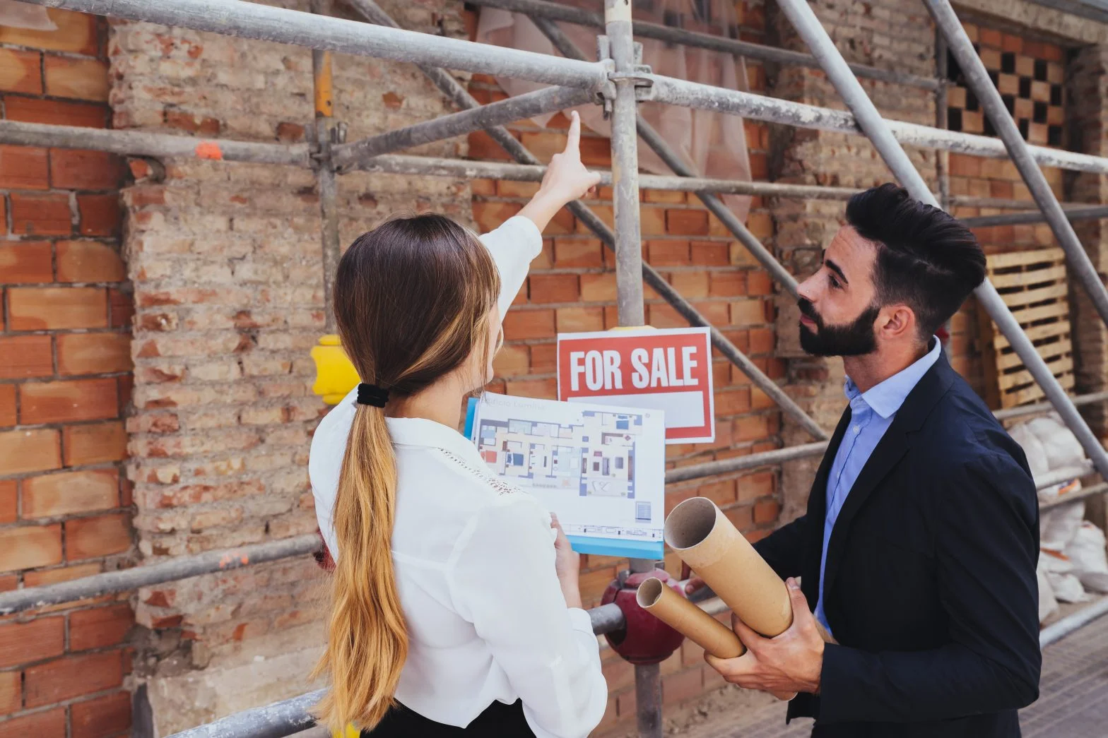 Buying vs Renting a Flat in a Gated Society in Noida